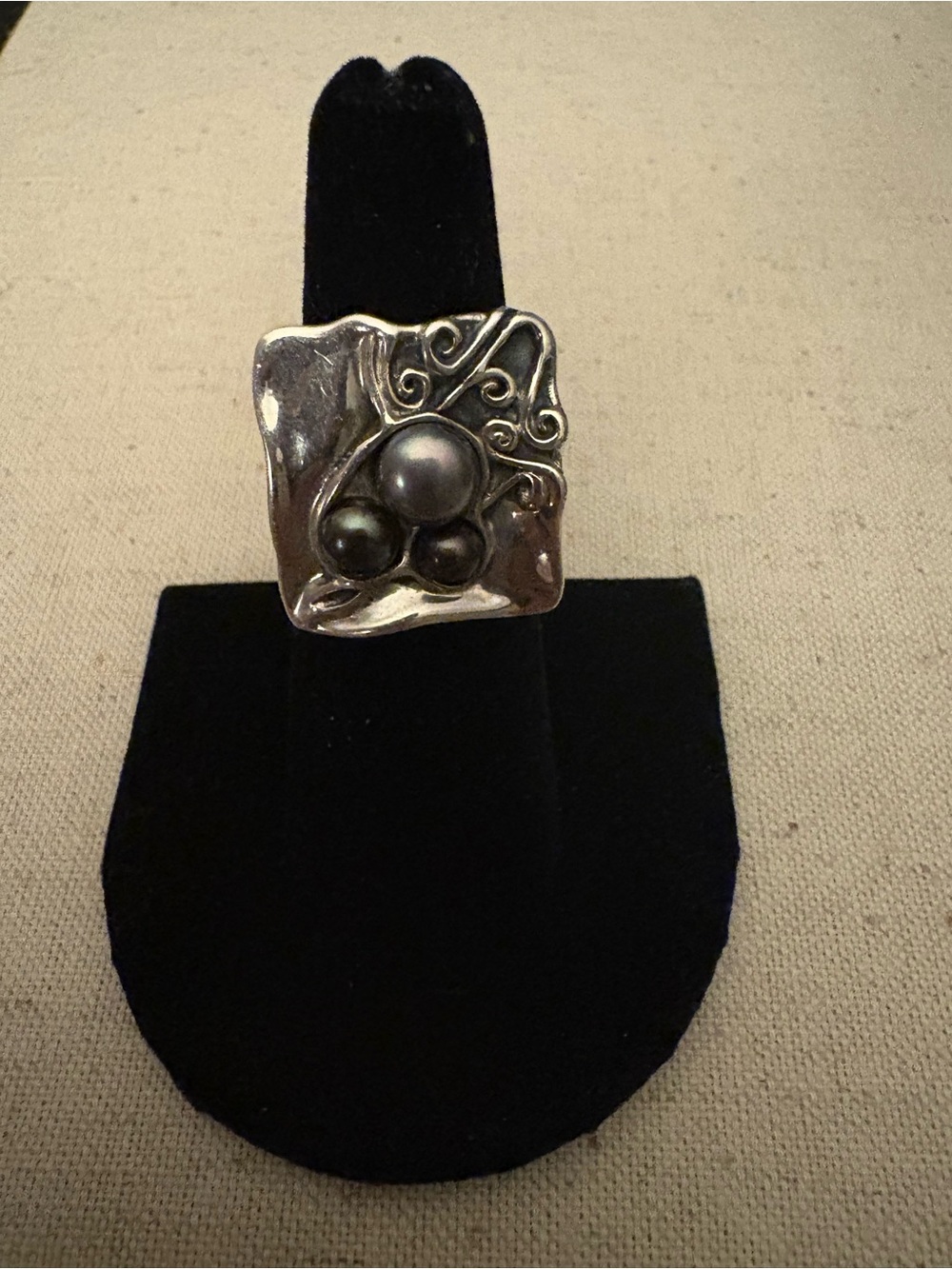 Robson jewelers Sterling Silver Black Pearl Accent Statement Ring